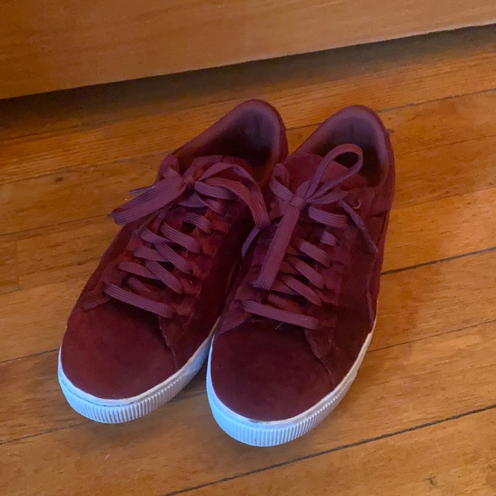 Super cute and very comfortable shoes! I have only worn them a couple of times.